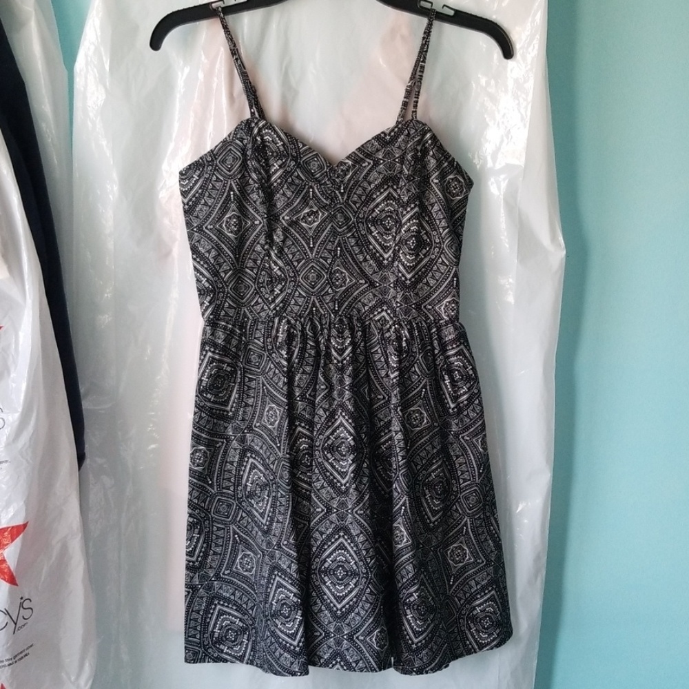 FOREVER 21 Sweetheart Skater Dress